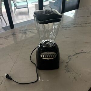 Oster Black Blender with Clear Glass Jar
